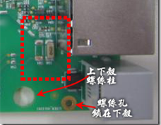 有人認為電容旁邊已經有螺絲將電路板固定于機殼上了，不應該發(fā)生電路板彎曲的現象才對。