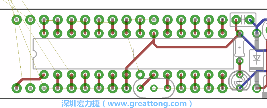 諧振器應(yīng)擺放在ATmega微控制器的針腳8、9和10旁邊，在共鳴器和微控制器中間的高頻信號(hào)線應(yīng)該要愈短愈好，此外，其它的信號(hào)線應(yīng)該要遠(yuǎn)離這個(gè)區(qū)域且配置在諧振器的下方，這樣做是為了防止不必要的無(wú)線電波干擾。