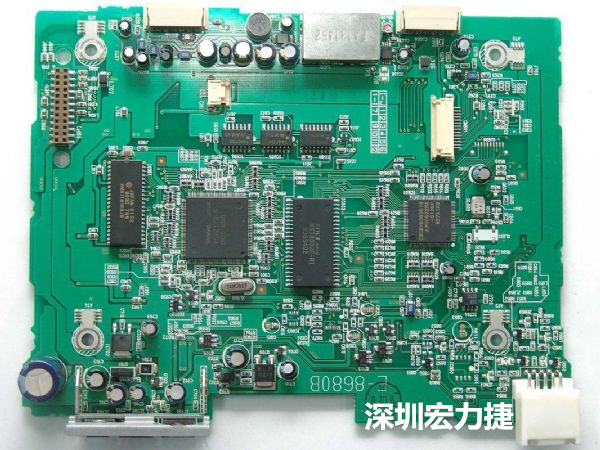大面積PCB若電子元器件數(shù)量多、重量較重，板材強(qiáng)度不夠時(shí)容易產(chǎn)生PCB中央部凹陷問題。