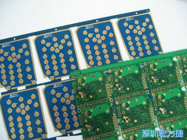PBC與HDI等硬質(zhì)載板因應(yīng)不同構(gòu)型的結(jié)構(gòu)組裝需求，能做的彈性設(shè)計有限，必須搭配FPC軟板進行整合設(shè)計。